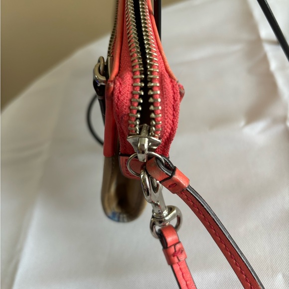 Coach wristlet used good condition - Picture 4 of 17